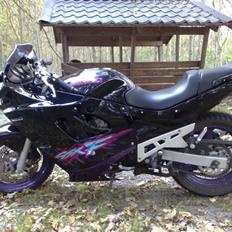 Suzuki gsx 600 f