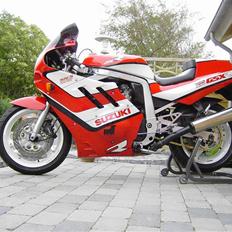 Suzuki GSX-R 750