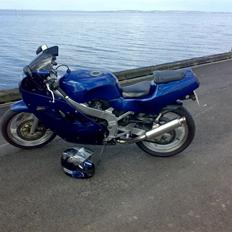 Suzuki gsxr 400 r