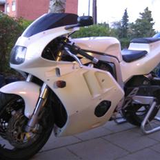 Suzuki GSXR 400 