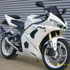 Yamaha model 2005 r6.solgt.