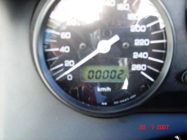 Suzuki gsx750F DØD - 2 km på klokken... billede 3