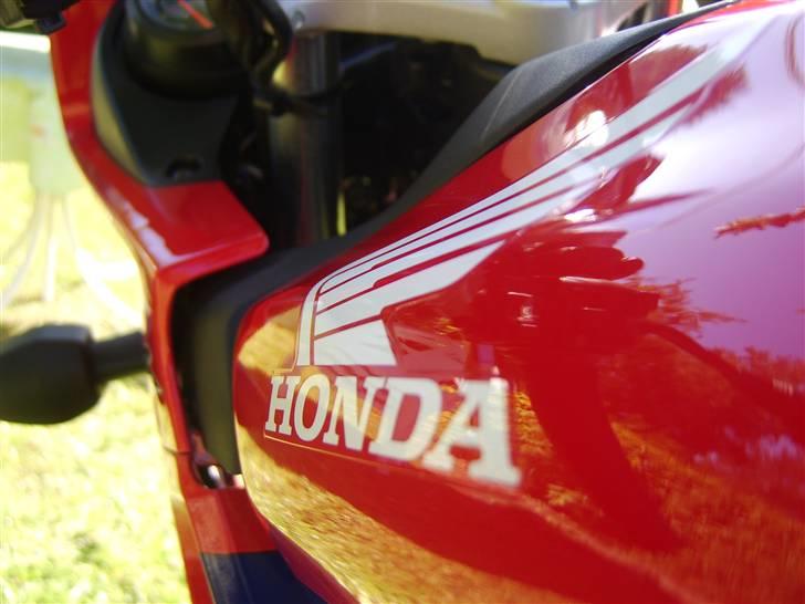 Honda CBR 125 R SOLGT - H.O.N.D.A. Hold Om Nosserne Damerne Angriber billede 1