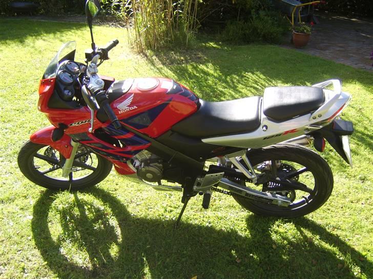 Honda CBR 125 R SOLGT billede 10
