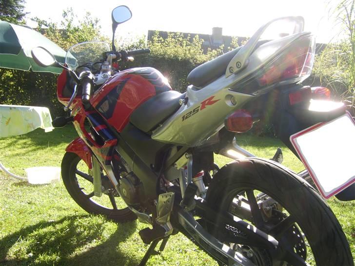 Honda CBR 125 R SOLGT billede 11