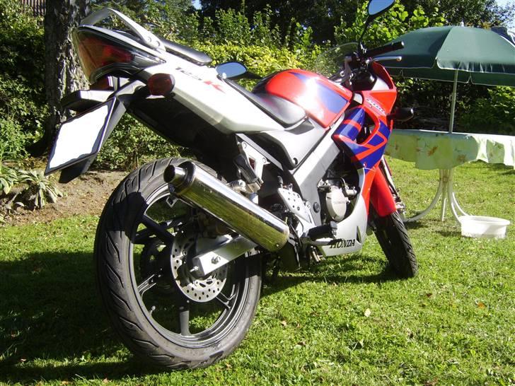 Honda CBR 125 R SOLGT billede 13