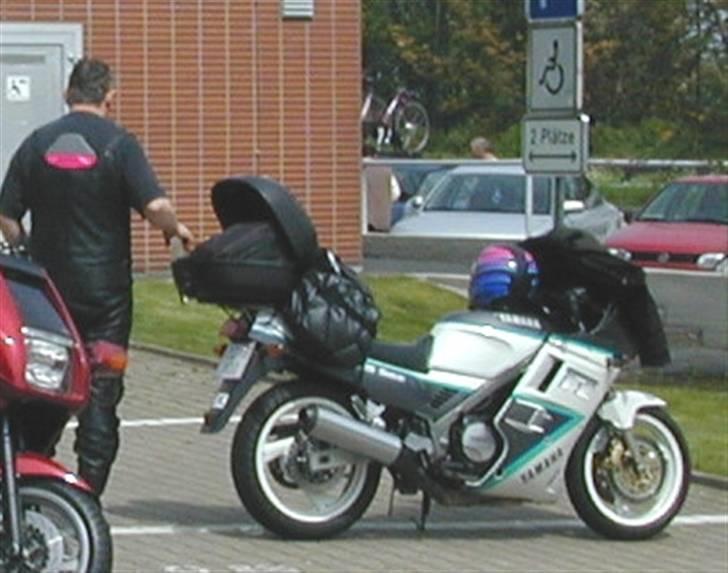 Kawasaki ZX9R - Totalskadet - FZer på langtur billede 14