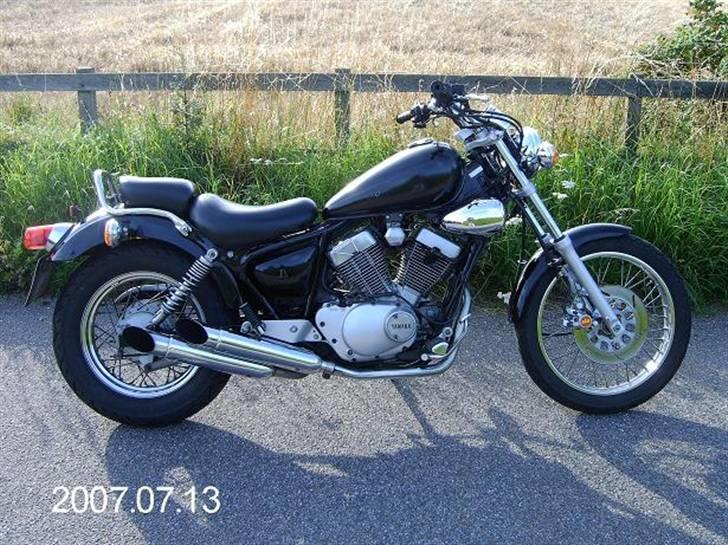 Yamaha XV Virago - Solgt - Som den står idag. Billede taget sommeren 2007. billede 9