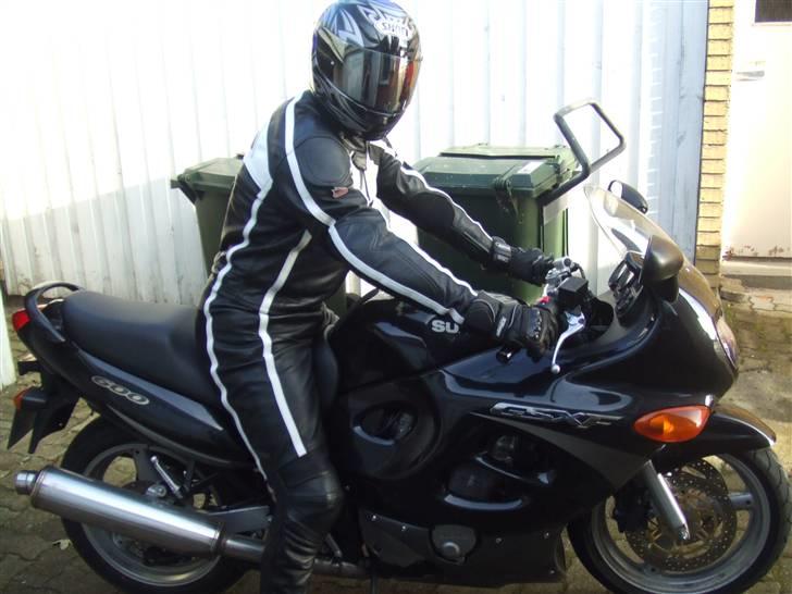 Suzuki GSX 600 F  SOLGT billede 8