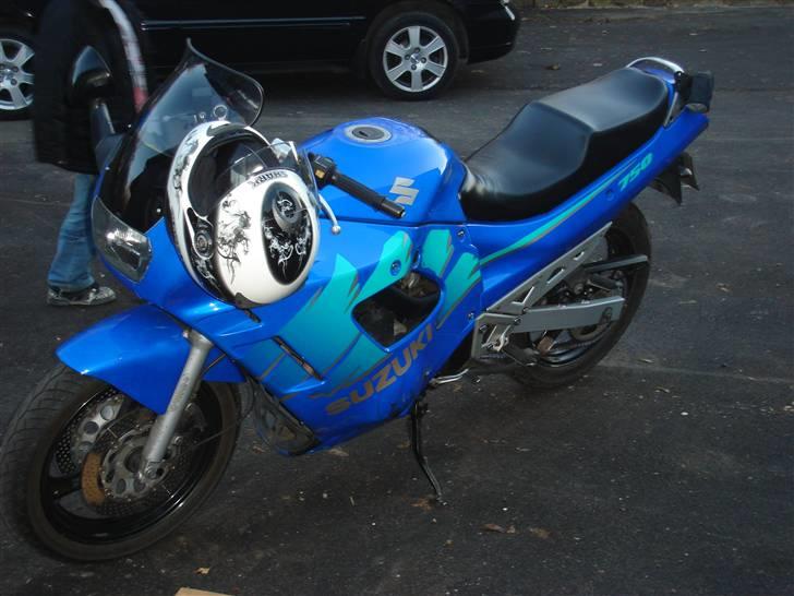 Suzuki GSX 750 F *SOLGT*  billede 4
