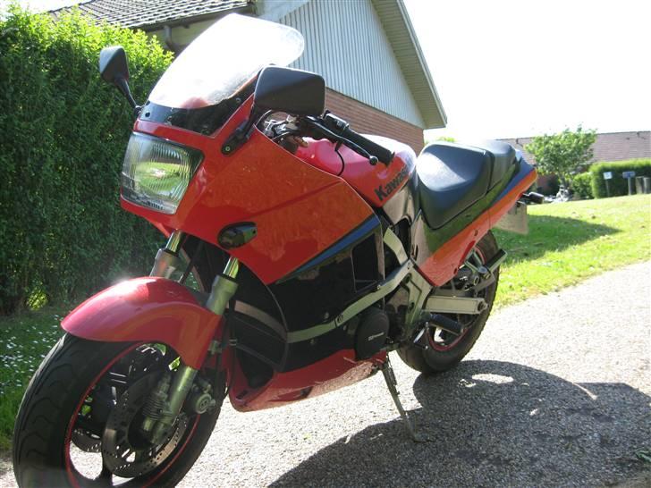 Kawasaki GPZ 600 R *SOLGT* billede 2