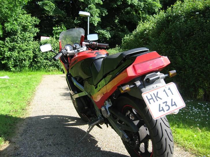 Kawasaki GPZ 600 R *SOLGT* billede 3