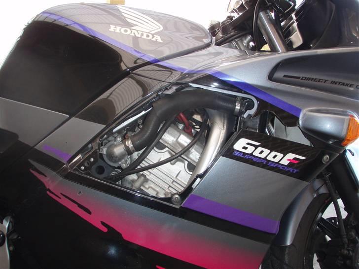 Honda Cbr F2 ¤¤¤ Solgt ¤¤¤ - Desværre et stk smadret kåbe:-( billede 14