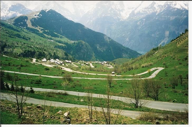 Kawasaki ZX9R - Totalskadet - Den "bløde" del af nedkørslen fra Alpe d´Huez - det bliver værre længere nede billede 16