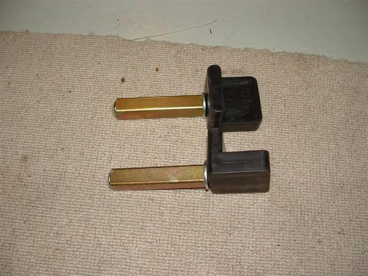 Aprilia RSV 1000 Factory - Gummibeslag til mcløfter - kan afhentes gratis hvis der en der kan bruge et sådan et par billede 19