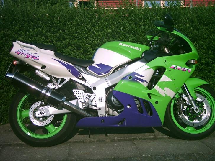 Kawasaki ZX9R B4 - Som dyret så ud da jeg købte det hjem fra italien billede 6