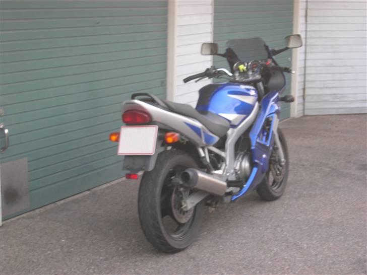Suzuki GS 500 (Solgt) - Billed taget uden for garagerne ved min lejlighed d.13/4-2007 billede 4