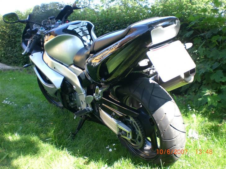 Yamaha Thunderace 1000 (solgt) - Ny bagende: Diode blink, diode baglygte og undertray billede 6