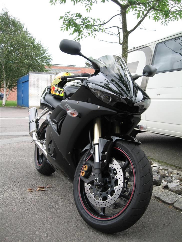 Yamaha R6 billede 3