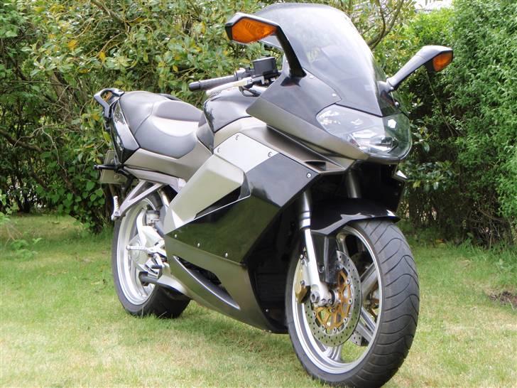 Aprilia RST 1000 Futura billede 5