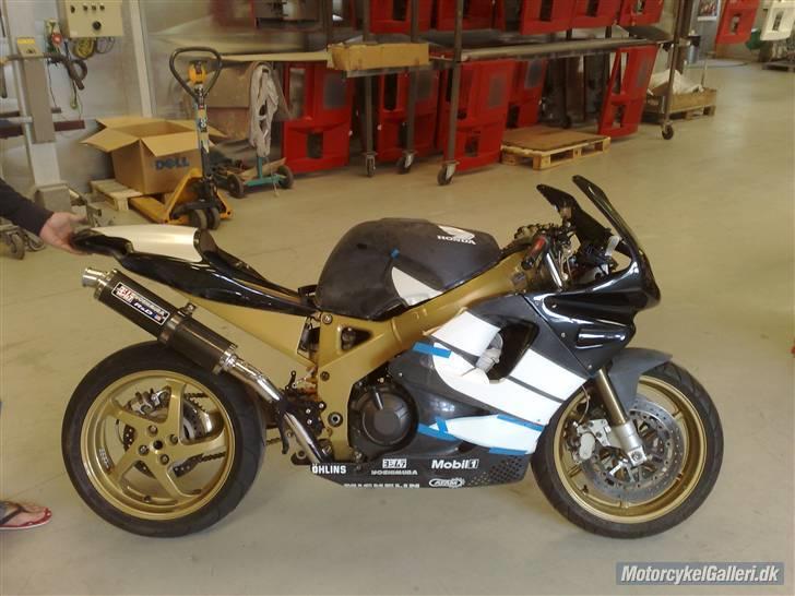 Honda CBR900RR - Den nye front, kræver til tilpasning endnu billede 1