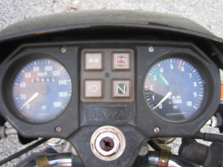Jawa 350 - 5000 Omdrejninger max, flere omdrejninger end det kan kun være katastrofalt billede 3
