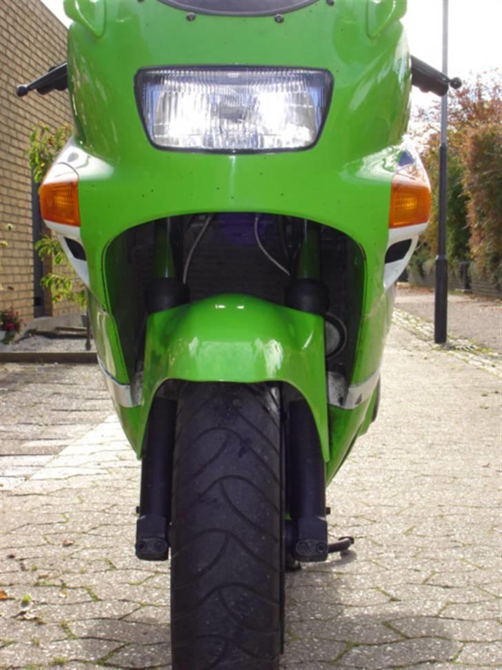 Kawasaki ZZR 600    * solgt * - Sådan ser det ud i dit bagspejl når jeg nærmer mig. billede 14