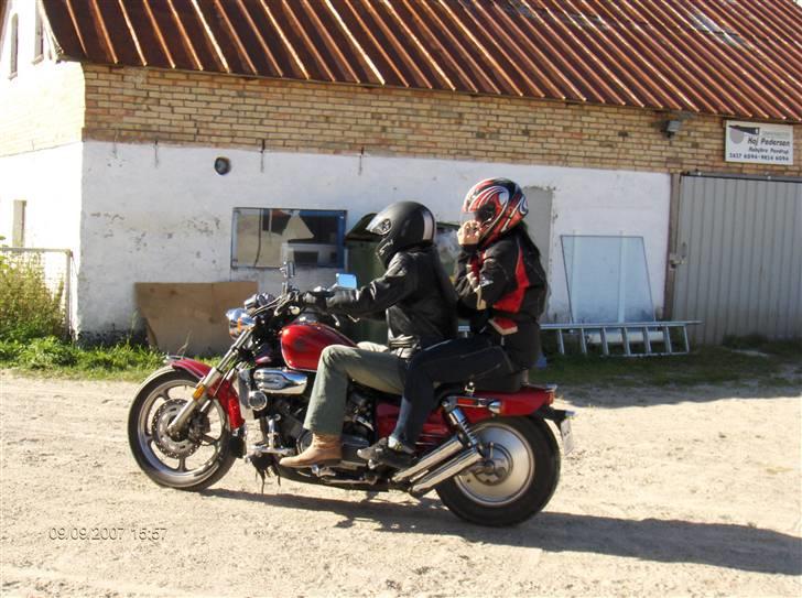 Honda Super Magna VF 700C - Joeanna har bestilt en driver tur ;-) måske hun gi´r isen ved stranden? billede 14