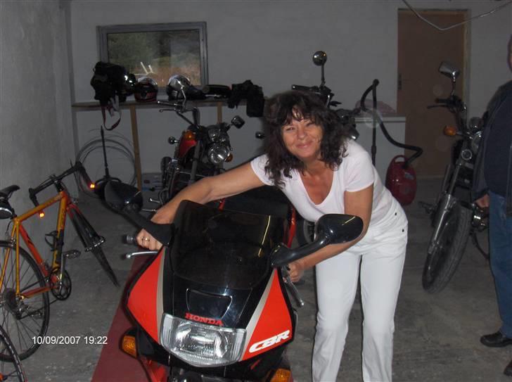 Honda Super Magna VF 700C - Heyyy.. hils på min dejlige kone Annique billede 15