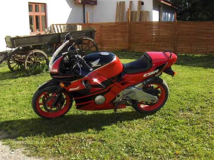 Honda Super Magna VF 700C - Her er Ann´s ene maskine; Honda 600F Super Sport, den anden er en Honda 1000F Super Sport. billede 16