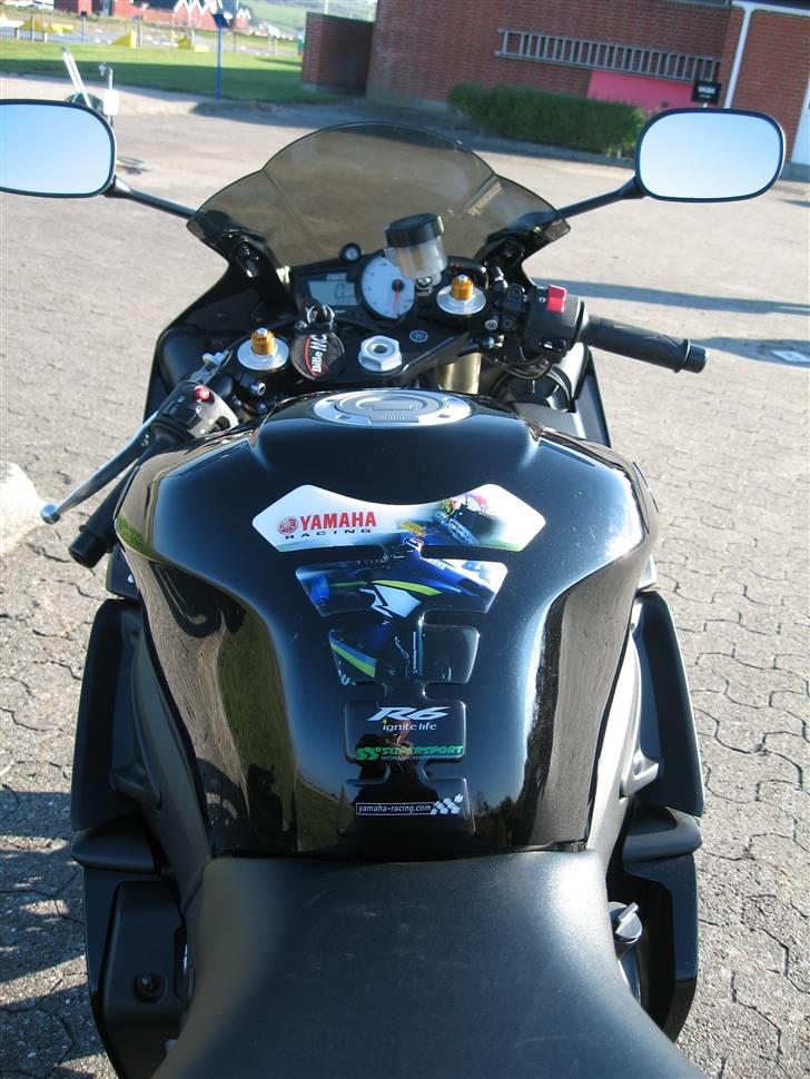 Yamaha R6 billede 10