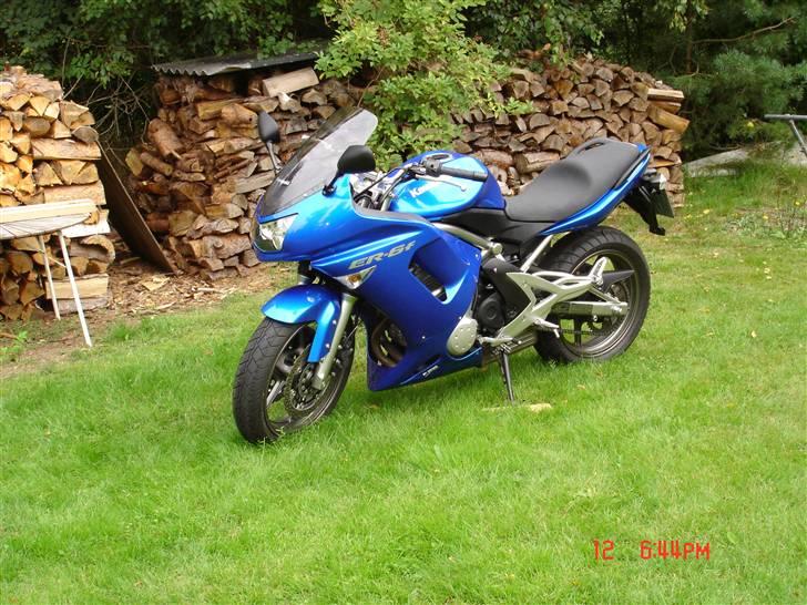 Kawasaki ER-6F  - 2 måneder gammel og stadig uden skrammer. billede 5
