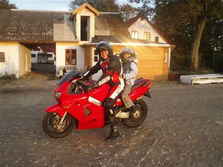Honda VFR 800 RC 46 - Nyt køretøj til far og søn billede 1