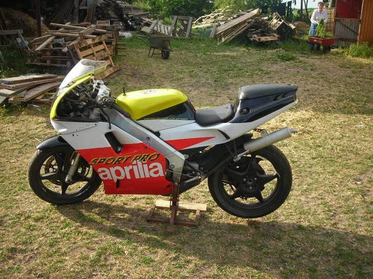 Aprilia AF1 125 sport-production **SOLGT** billede 2