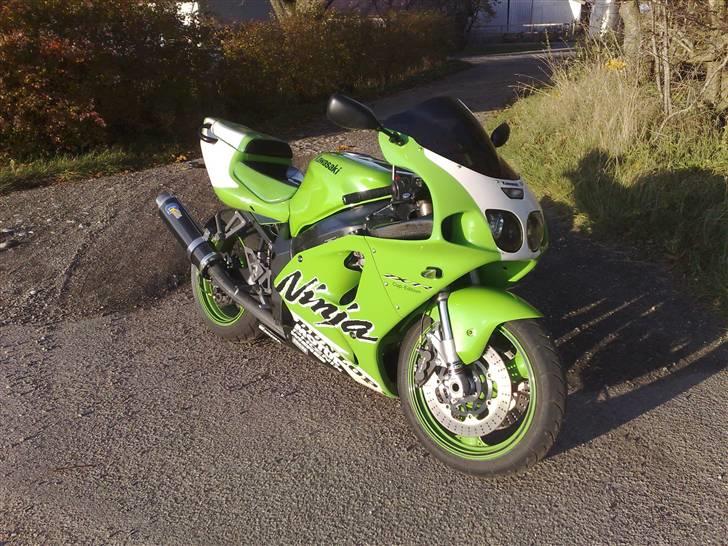 Kawasaki ZX7R Cup Edition -SOLGT- - Lige en herlig dag i solen! billede 1