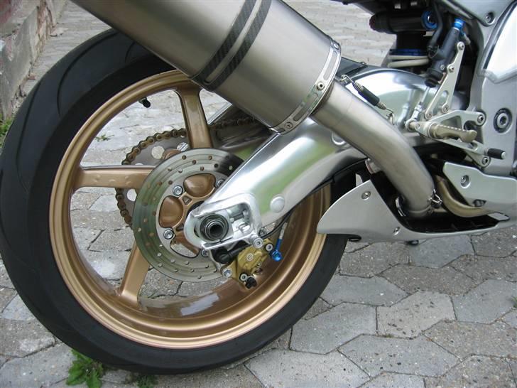 Aprilia RSV 1000 billede 4