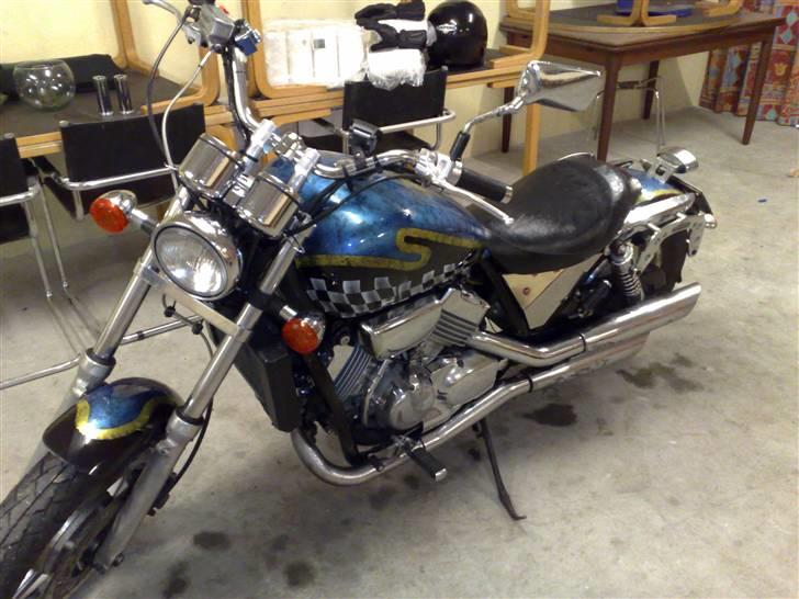 Honda VF 750 billede 2