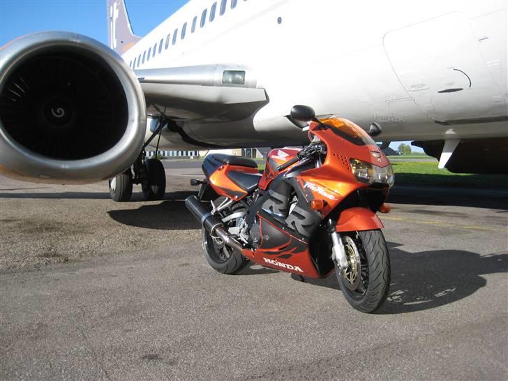 Honda CBR 900 RR billede 1