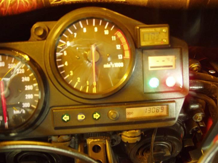 Honda CBR 900 RR billede 8