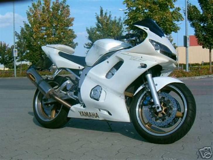 Yamaha YZF R6 billede 1