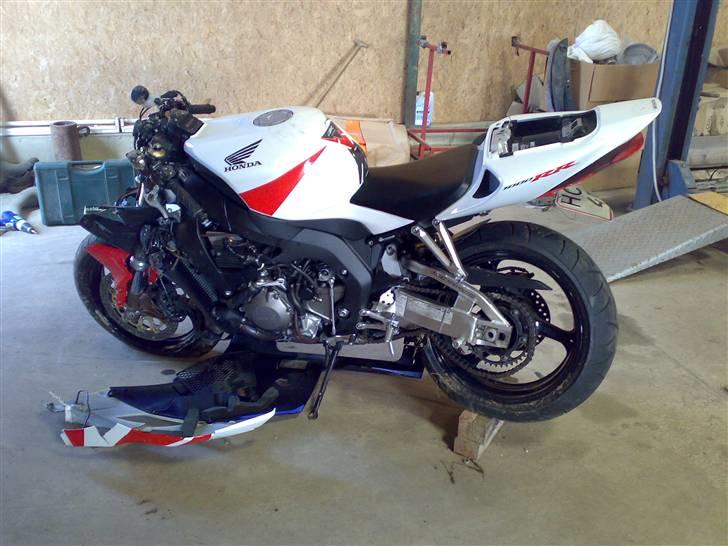 Honda cbr 1000RR totalskadet... billede 10