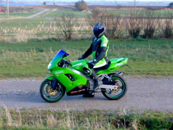 Kawasaki ZX9R Ninja solgt - Klar til den første tur i 08 billede 1