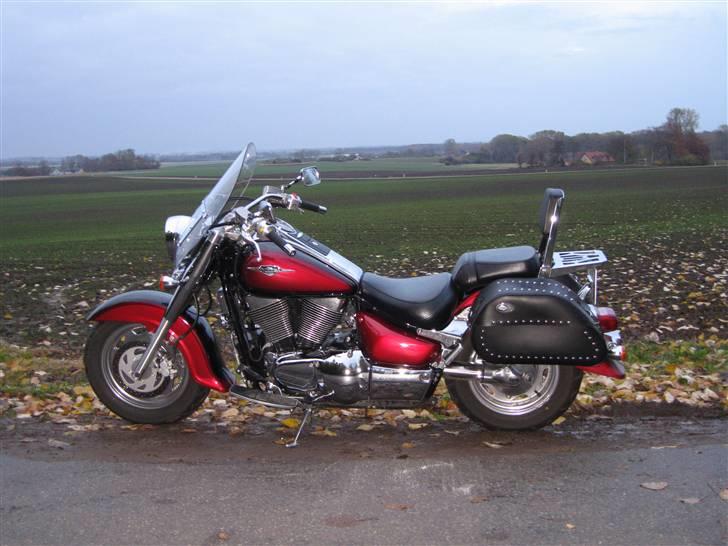Suzuki vl 1500 - 1/10 2007 taget bag rude med udsigt over venslev billede 2