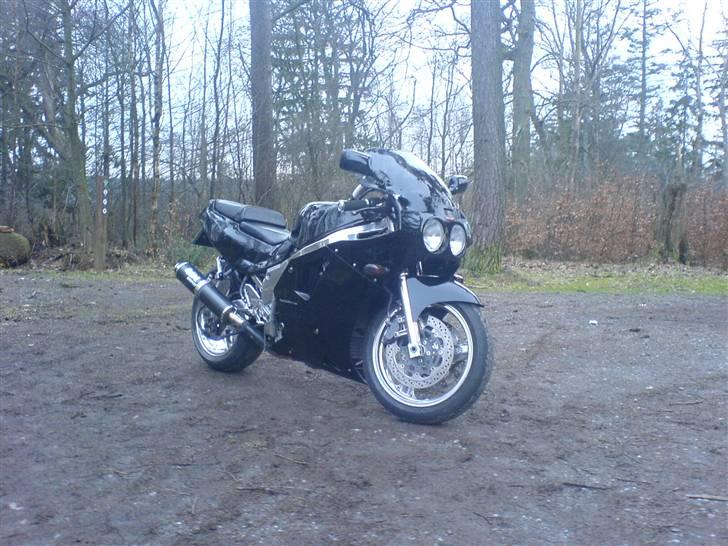 Kawasaki ZXR 750 .solgt - endelig færdig billede 1