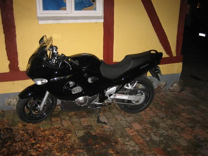 Suzuki gsx750f billede 10