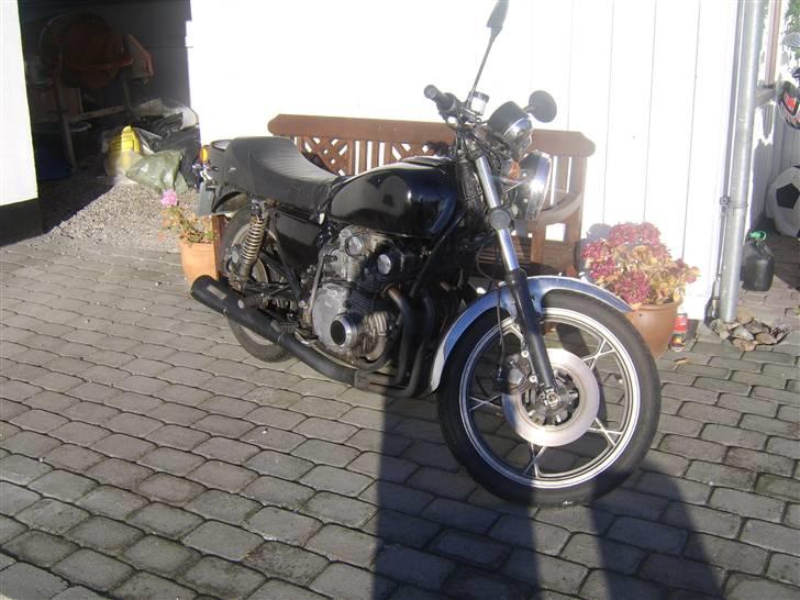 Suzuki gs 550 e  solgt - sådan ser hun ud før projeket starter billede 2