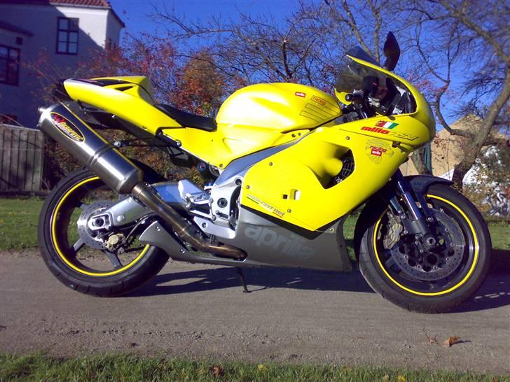 Aprilia RSV 1000R Factory - De sidste billeder inden cyklen bliver kørt i vinterhi. billede 8