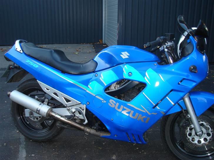 Suzuki GSX 750 F *SOLGT*  billede 5