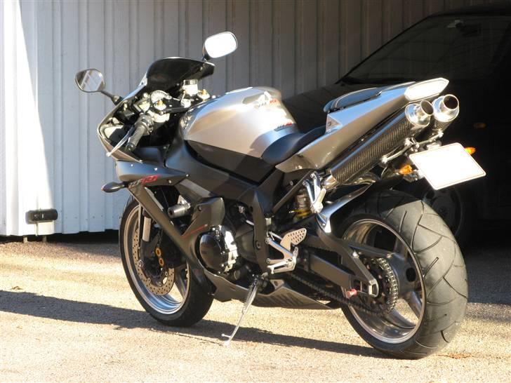 Yamaha YZF R1 (SOLGT) - Med Wolf (Ixil) Underseat Exhaust System. billede 3