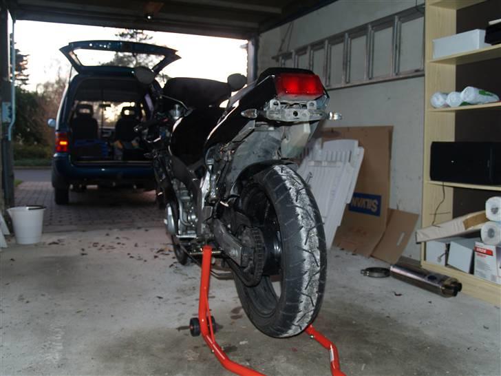 Yamaha FZR 600 - SOLGT billede 9